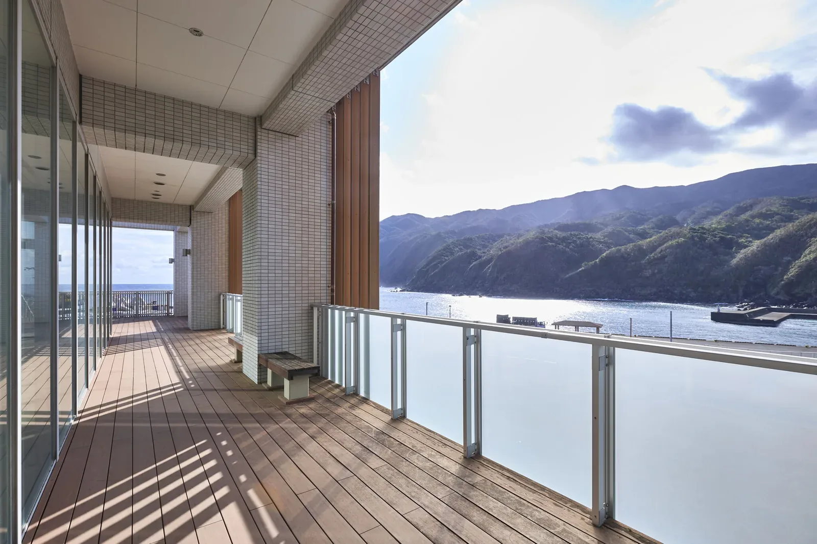 八丈島 神湊港 旅客ラウンジ · JNTO/JCB官方影像