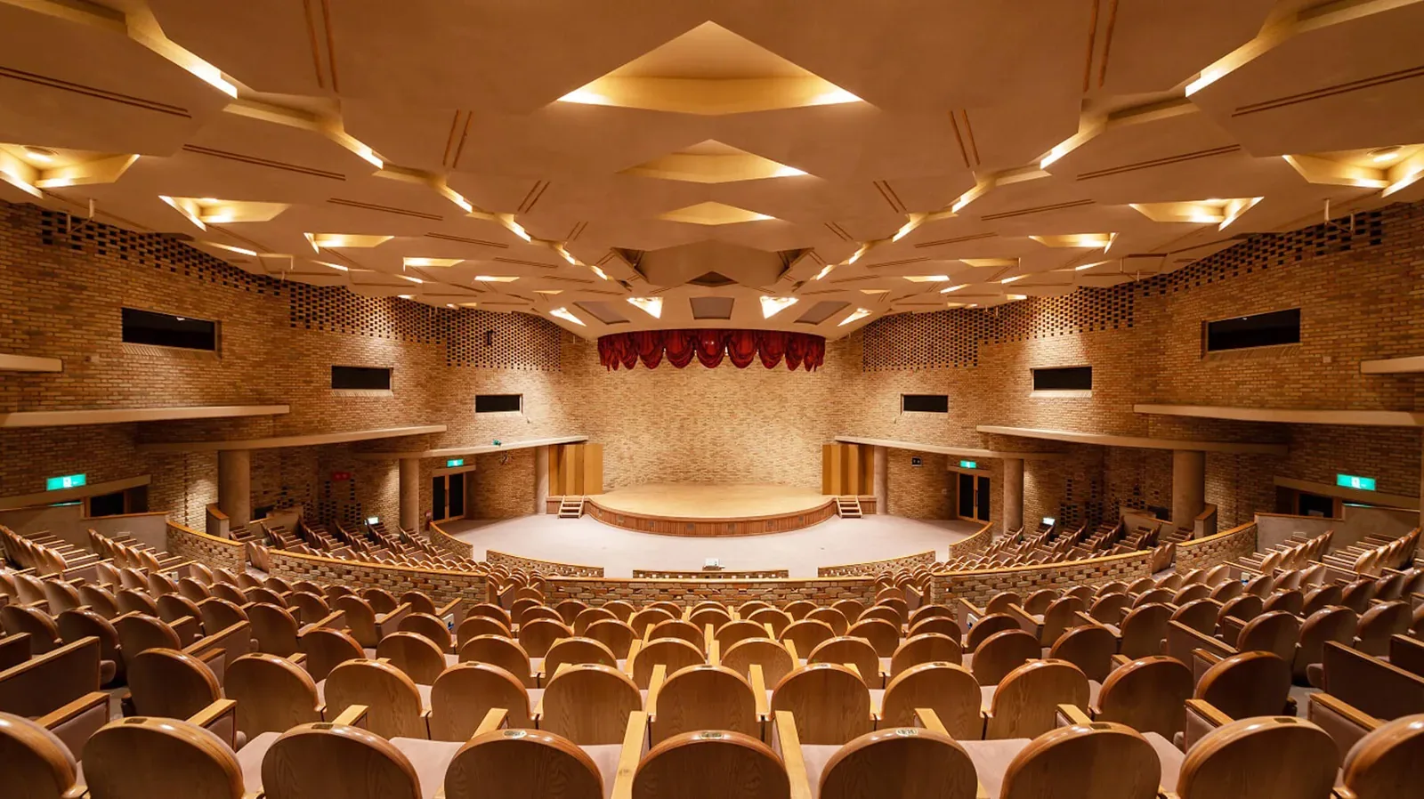 くろべ art creation center（セレネ） · 官方影像