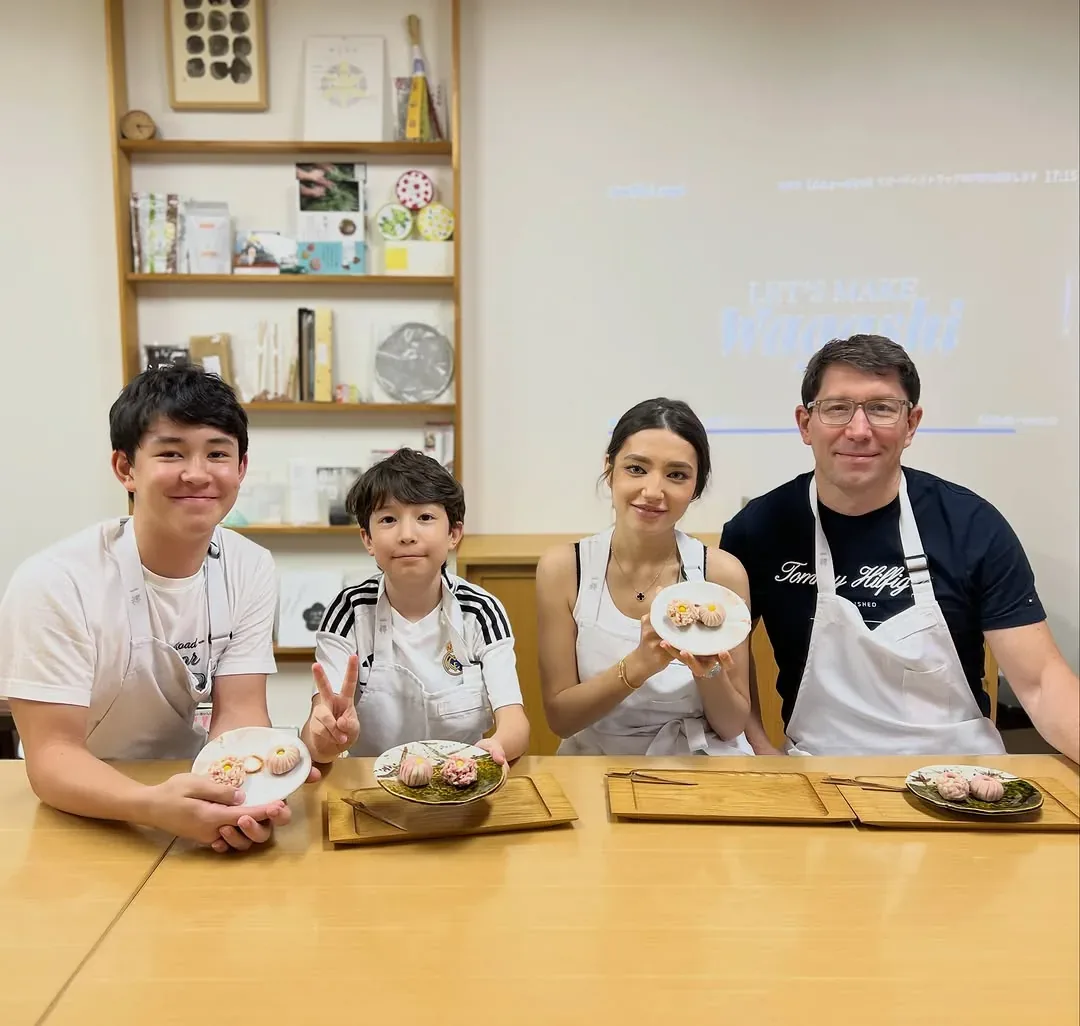 和菓子いっしょ(宮﨑泰江) · 官方影像