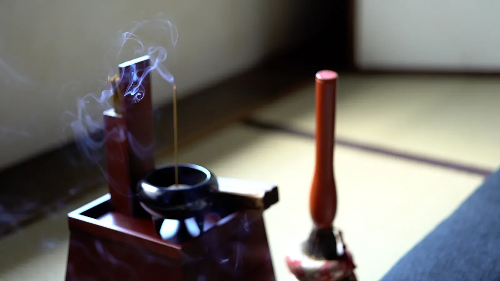 畳の間に立ちのぼる香・禅寺の設えと所作