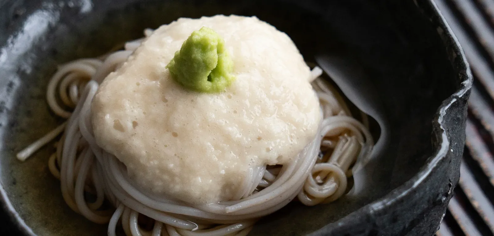 名物の蕎麦(とろろ)
